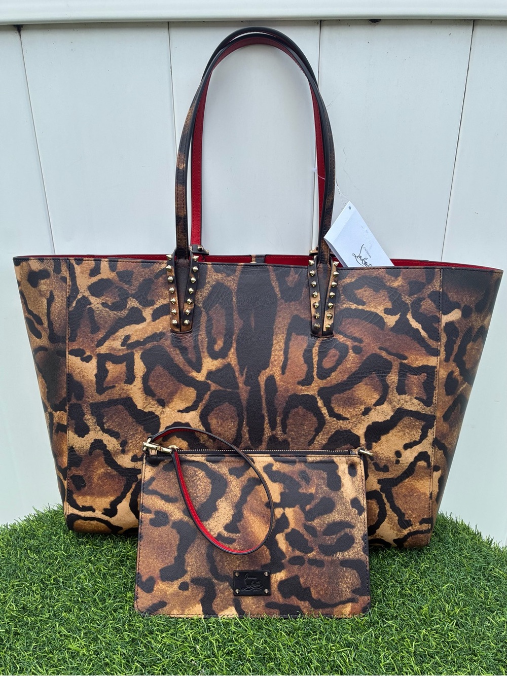 CHRISTIAN LOUBOUTIN LARGE CABATA LEATHER TOTE SPIKES BROWN WITH POUCH SET NEW